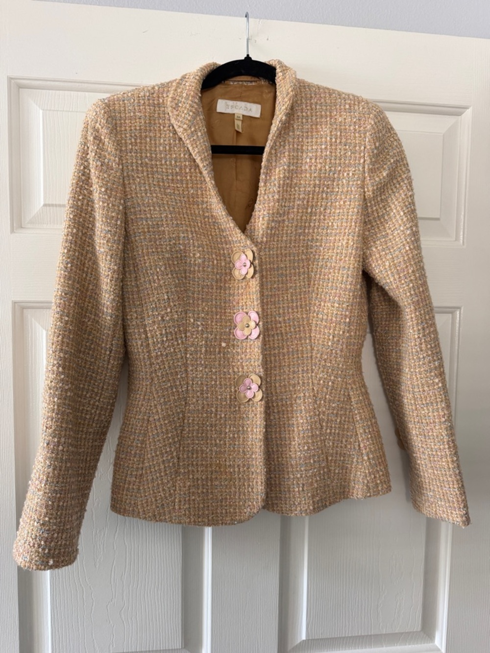 Escada Vintage Tailored Peach Tweed Floral-Button Blazer Jacket